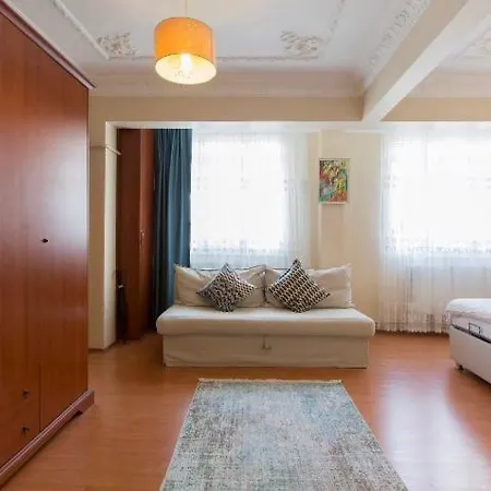 Zentrale Ferienwohnung Mit Meeresblick Nahe Taksim Und Galataturm